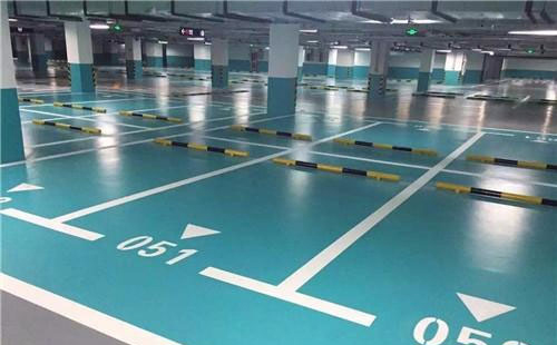 和静和静环氧地坪中涂：构筑坚固地面的关键环节